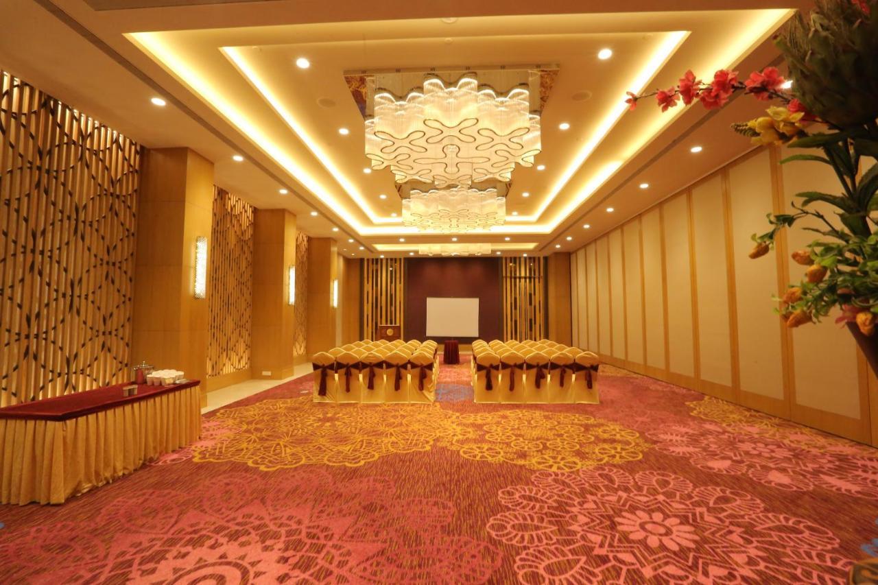 The Imperial Palace Райкот Екстериор снимка